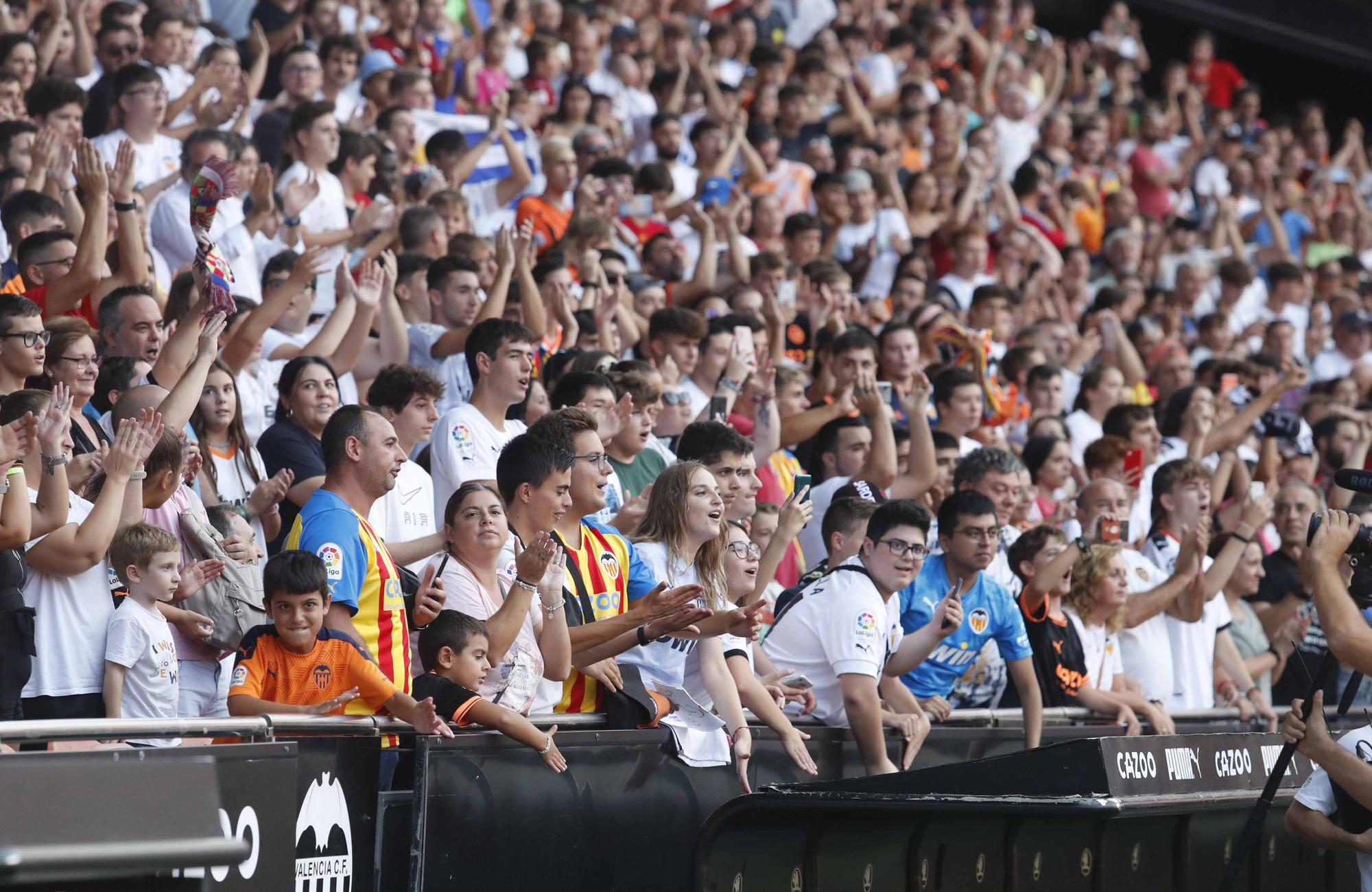 Búscate en la presentación de los fichajes del Valencia CF