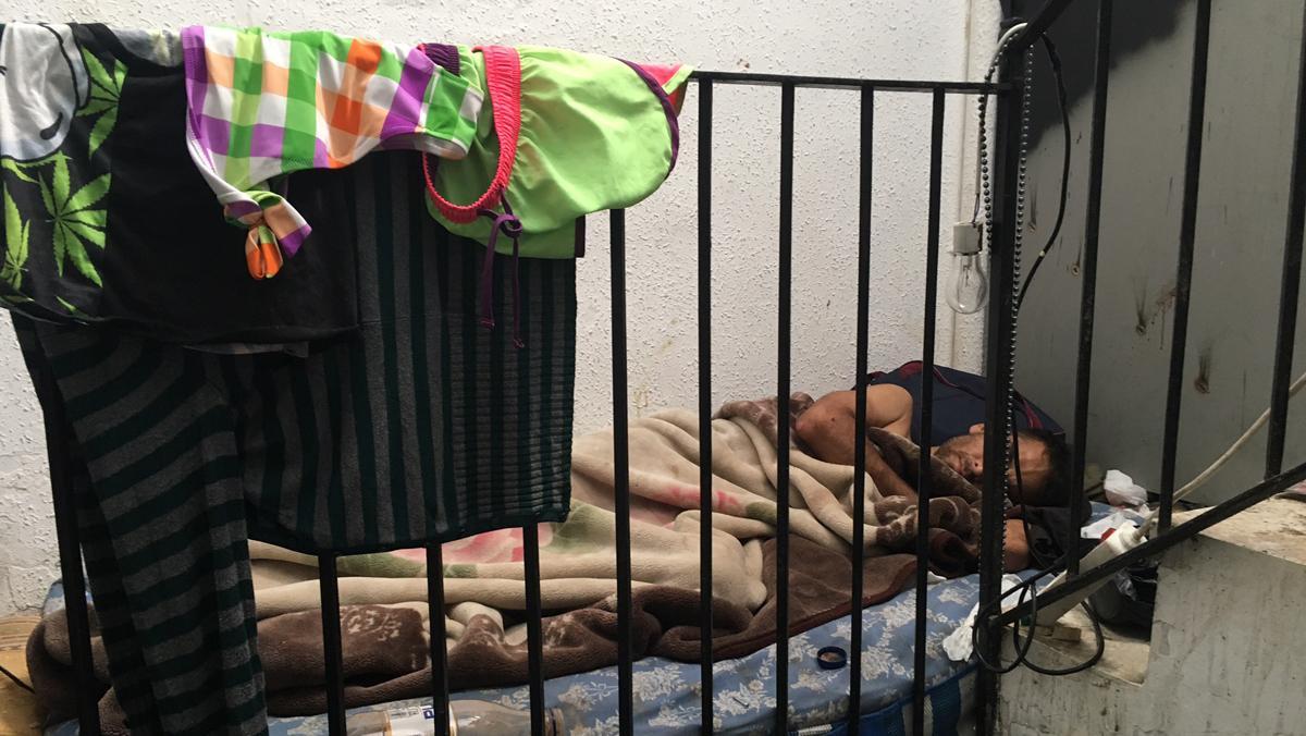 Nova batuda contra pisos de droga al Raval
