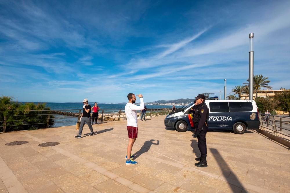 Los mallorquines vuelven a las calles para hacer deporte y pasear