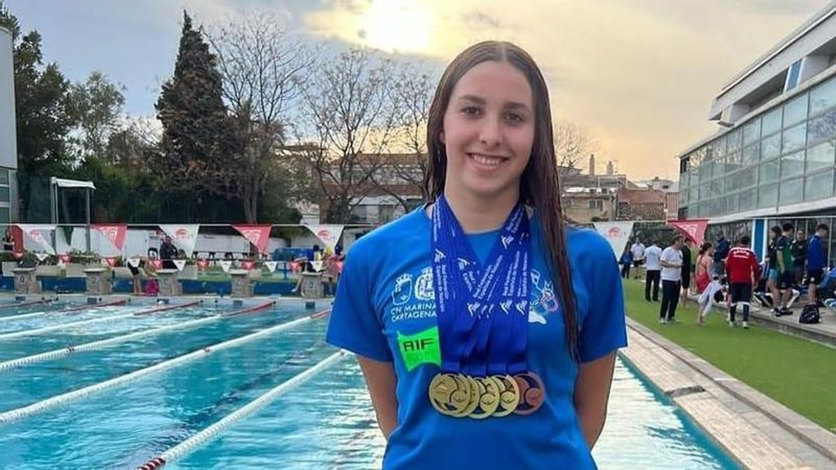 Alba Rubio, con las medallas logradas en el Nacional Infantil