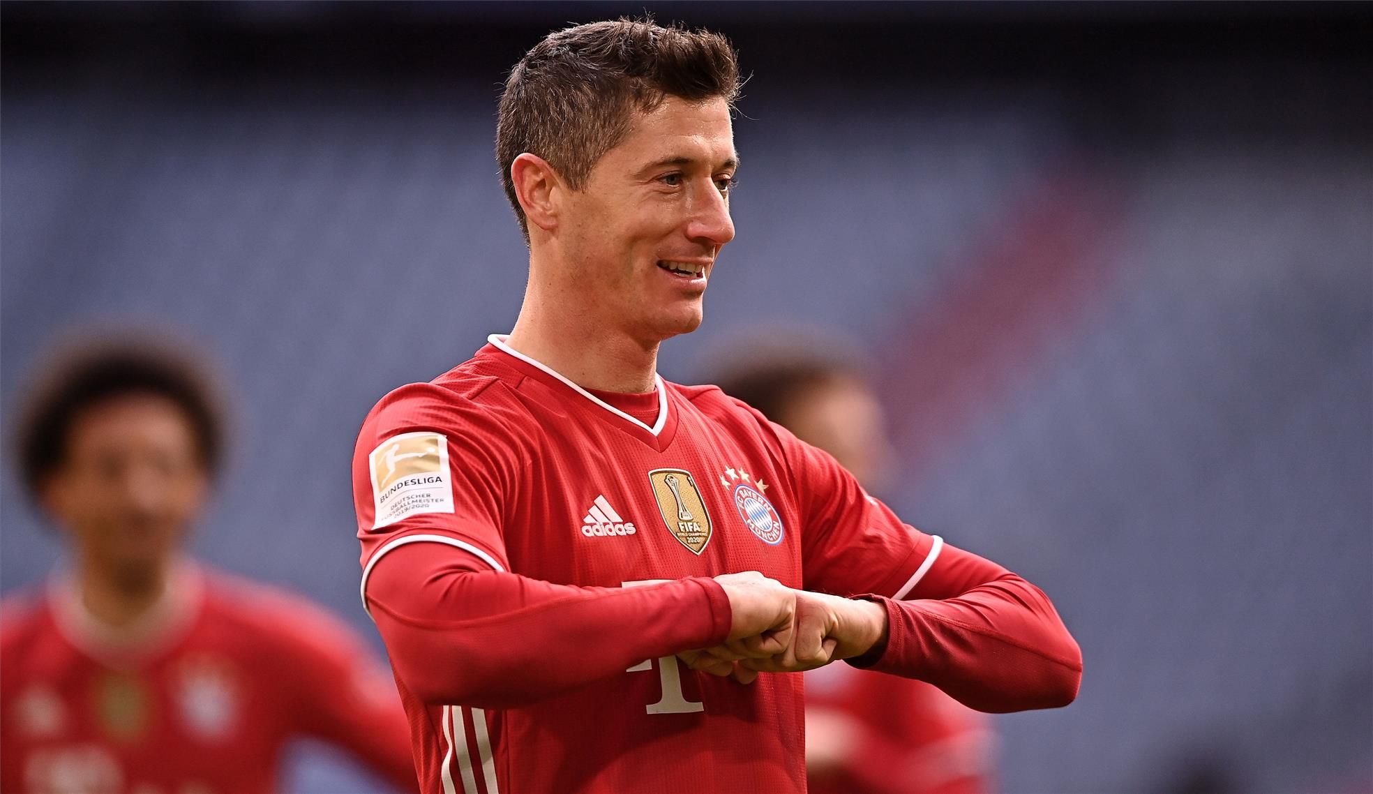 Lewandowski tiró de un Bayern con uno menos desde el minuto 12