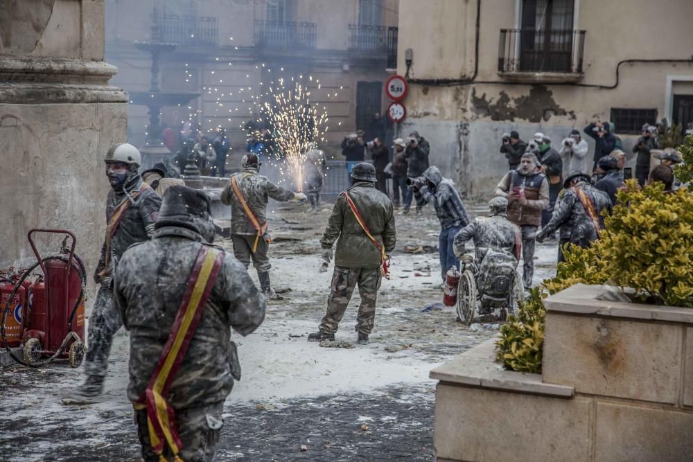 "Els Enfarinats" toman el poder en Ibi