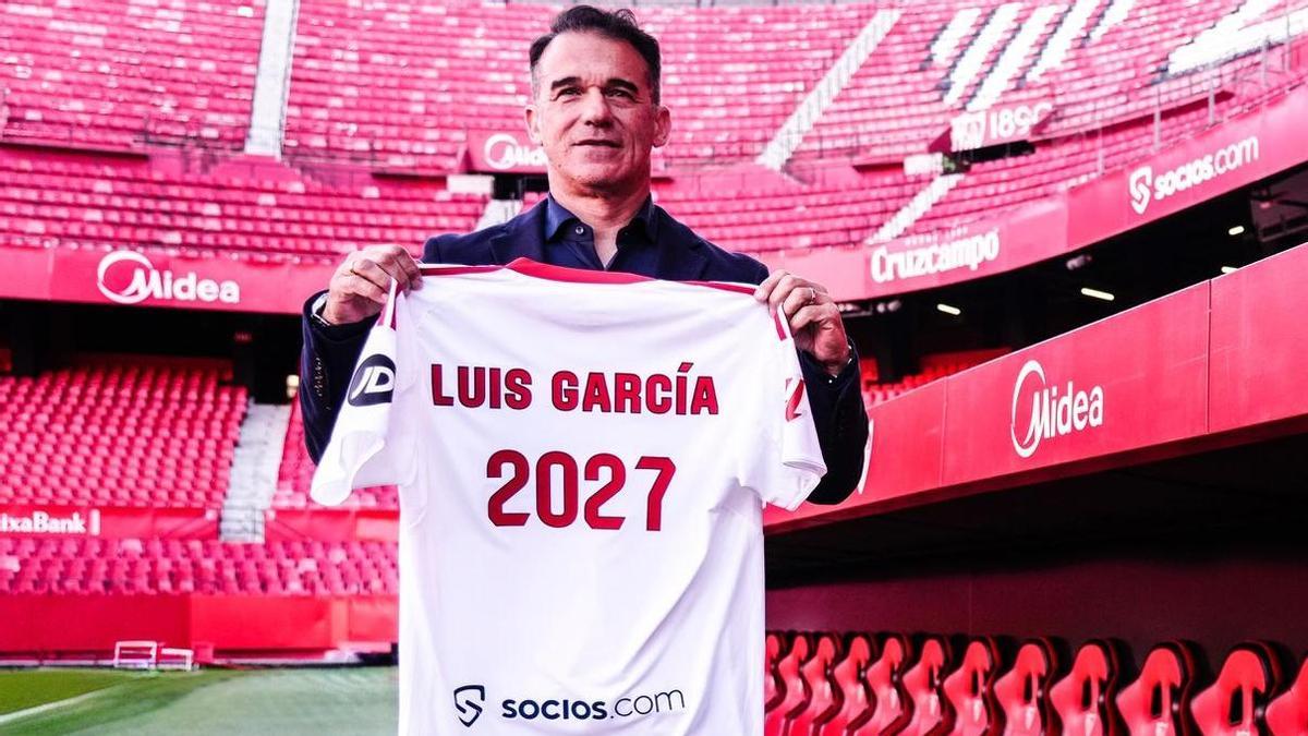 Luis García Plaza, nuevo entrenador del Sevilla hasta junio de 2027
