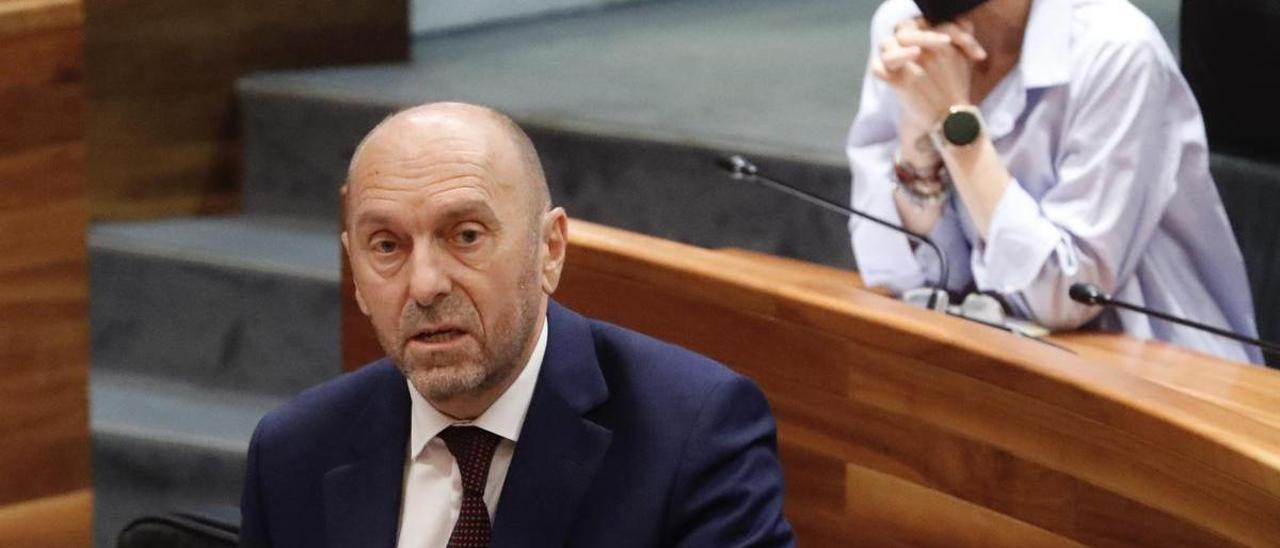 Juan Cofiño durante su intervención en la Junta.