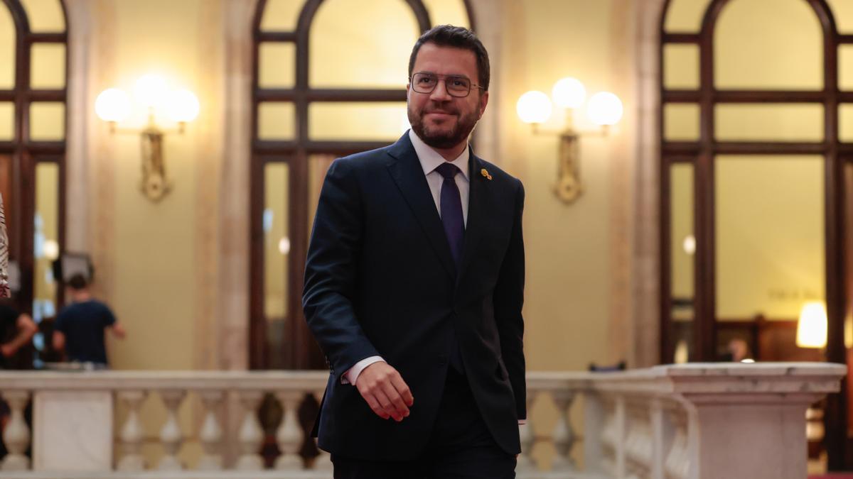 El president de la Generalitat, Pere Aragonès, al Parlament dirigint-se al debat de política general