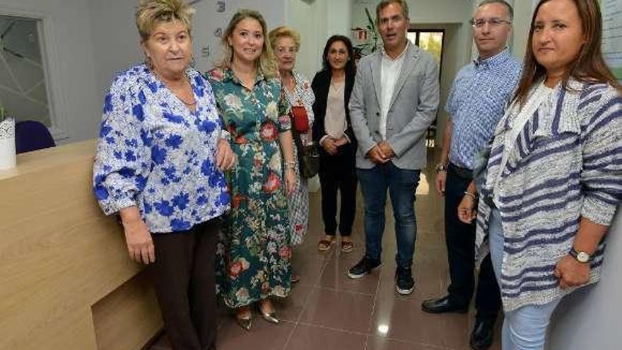 Visita de ayer del PP al centro de Rexurdir. // G. Santos