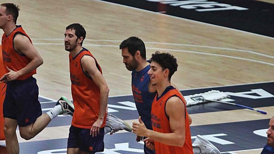 Entrenamiento de la plantilla del Valencia Basket