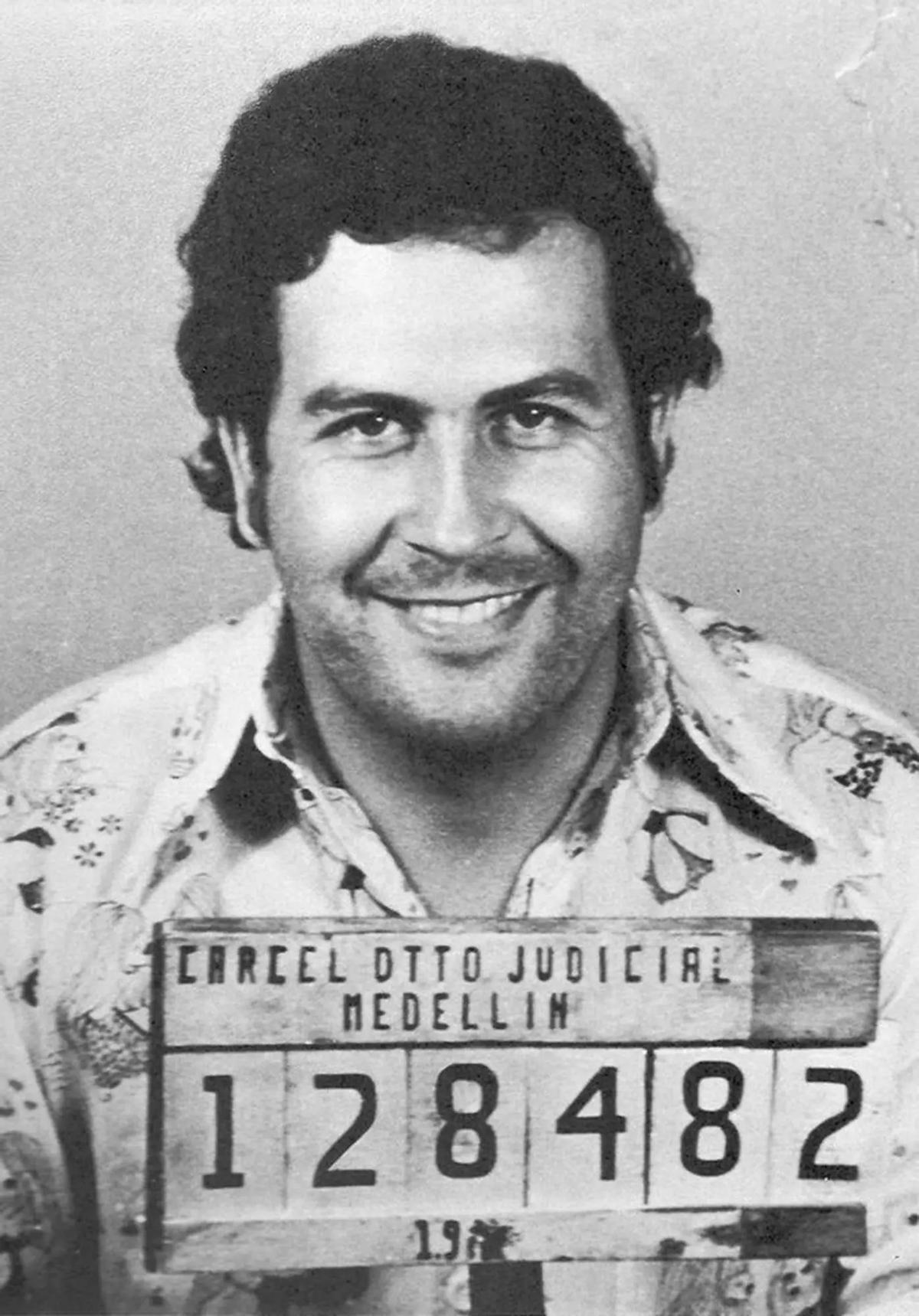 Registro policial de Pablo Escobar.