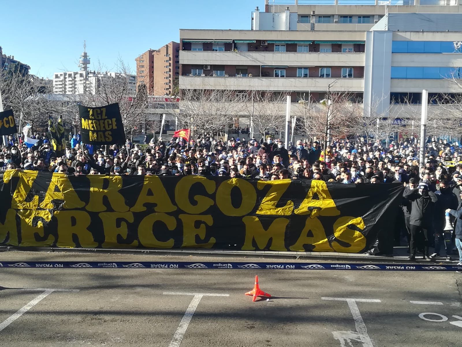 FOTOGALERÍA | Así se vive el ambiente en La Romareda