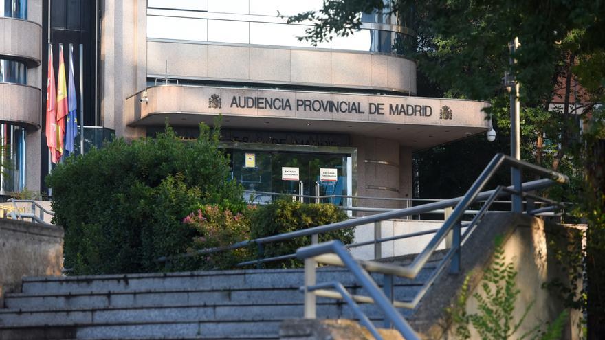 Entrada de la Audiencia Provincial.