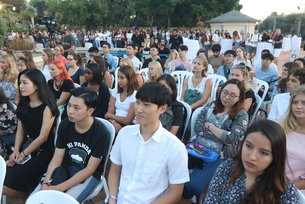 Este martes ha tenido lugar el acto de bienvenida a los alumnos de intercambio internacional y estudiantes del Centro Internacional de Español, procedentes de más de 50 países. El acto tuvo lugar en el Jardín Botánico del Campus de Teatinos