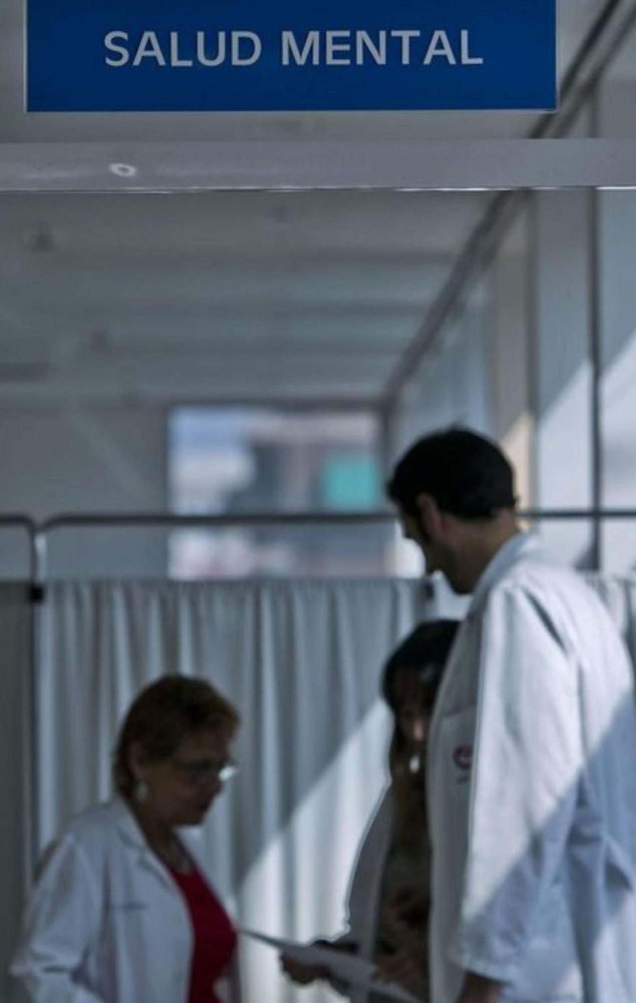 Los centros de Lorca y Águilas son los que más profesionales precisan. | L. O.