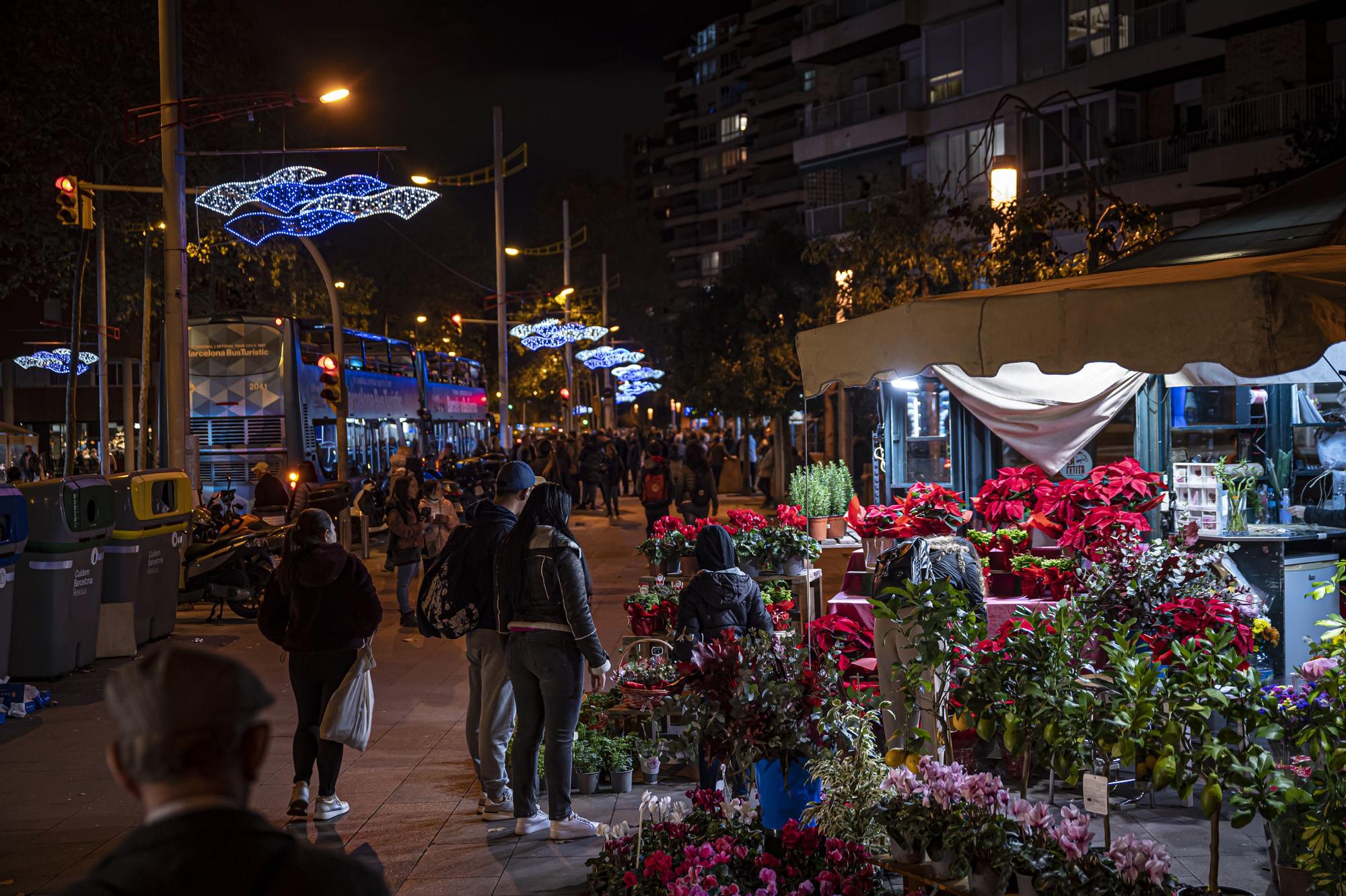 En imágenes: así brilla el alumbrado navideño de Barcelona