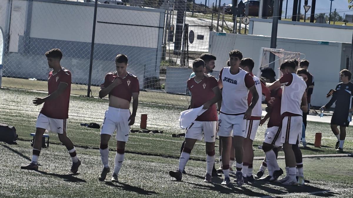 Los jugadores del Imperial celebran el 2-1
