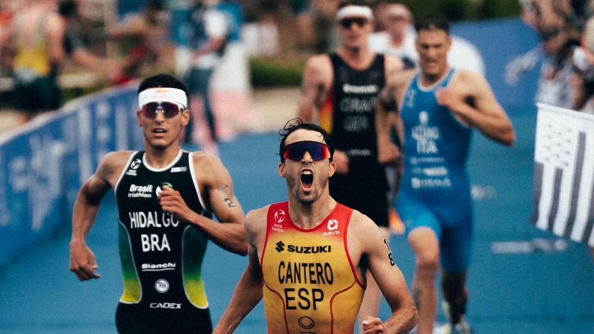 Los triatletas de la UA brillan en la Serie Mundial de Quiberon