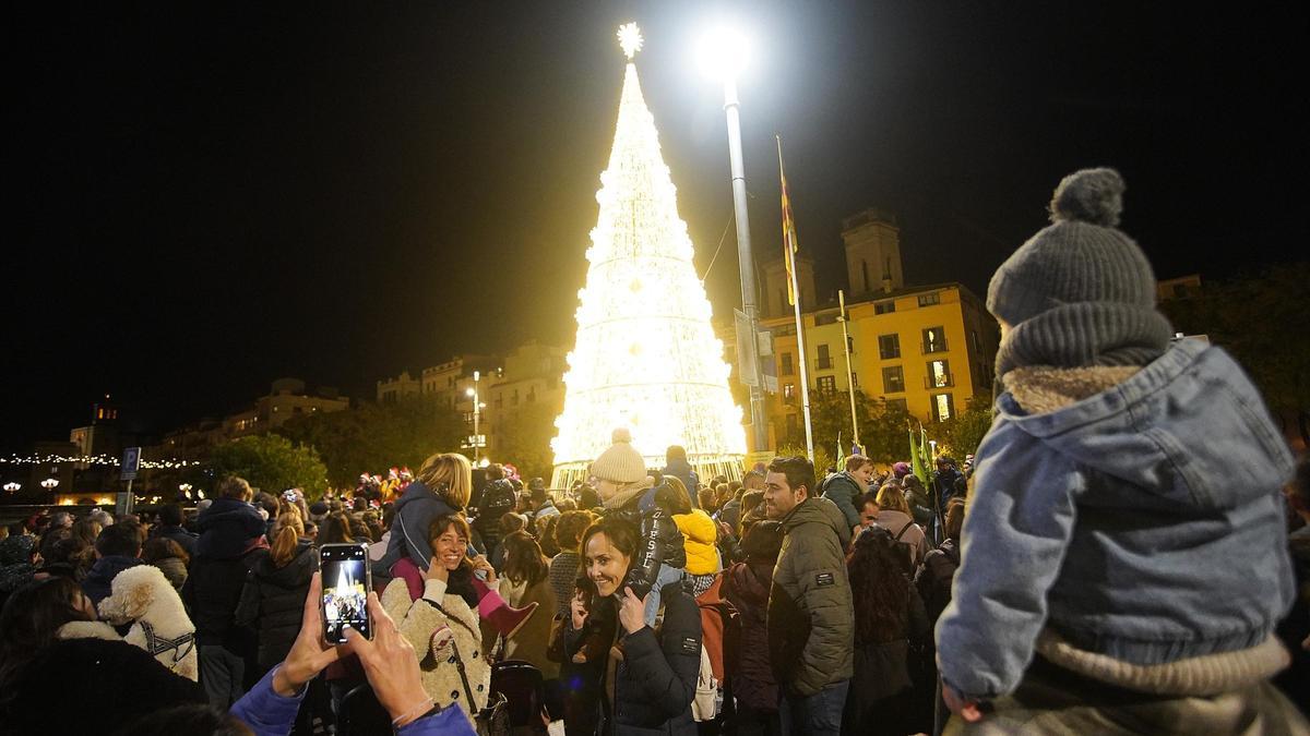 L'encesa de l'arbre de plaça Catalunya de l'any passat.