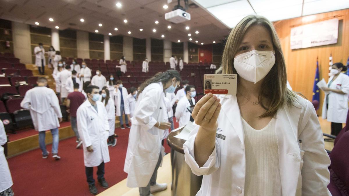 Más de un centenar de médicos residentes se incorporan al Hospital General de Alicante