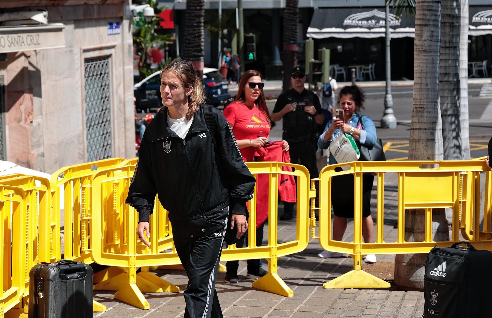 Llegada de las jugadoras de la Selección al Hotel Mencey
