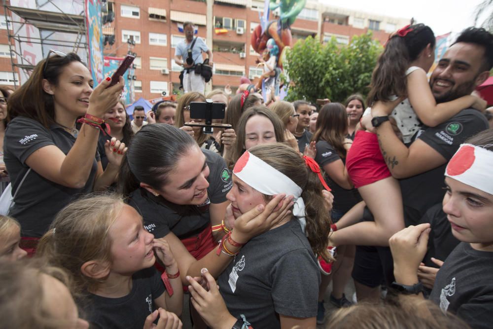 La Hoguera Florida Portazgo celebra el primer premio infantil en Categoría Especial.