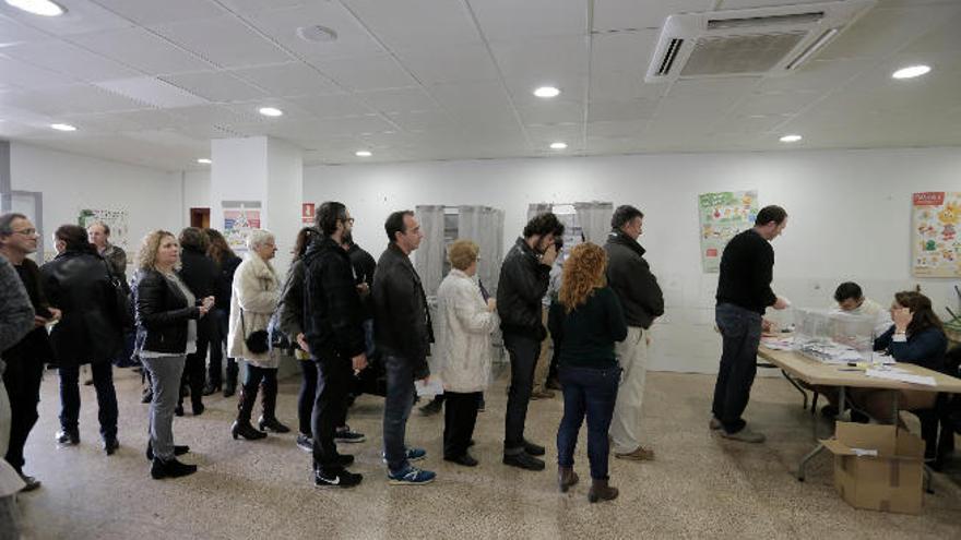 La participación en las elecciones generales alcanza el 52,15% en Baleares
