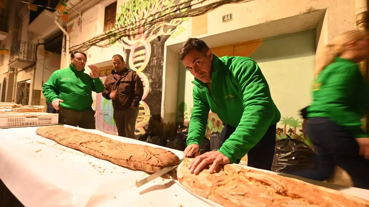 Sant Blai celebra sus fiestas con el "bocadillo solidario"