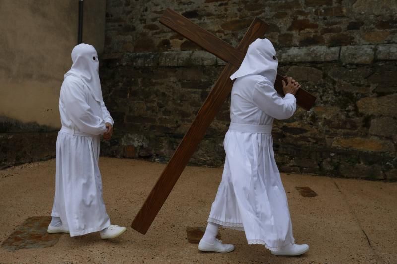 GALERÍA | Procesión del Santo Entierro en Bercianos de Valverde