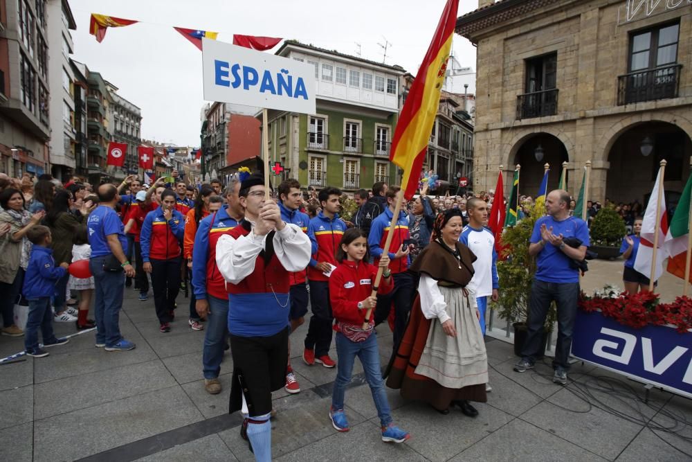 Los participantes en el Mundial de Duatlón toman Avilés