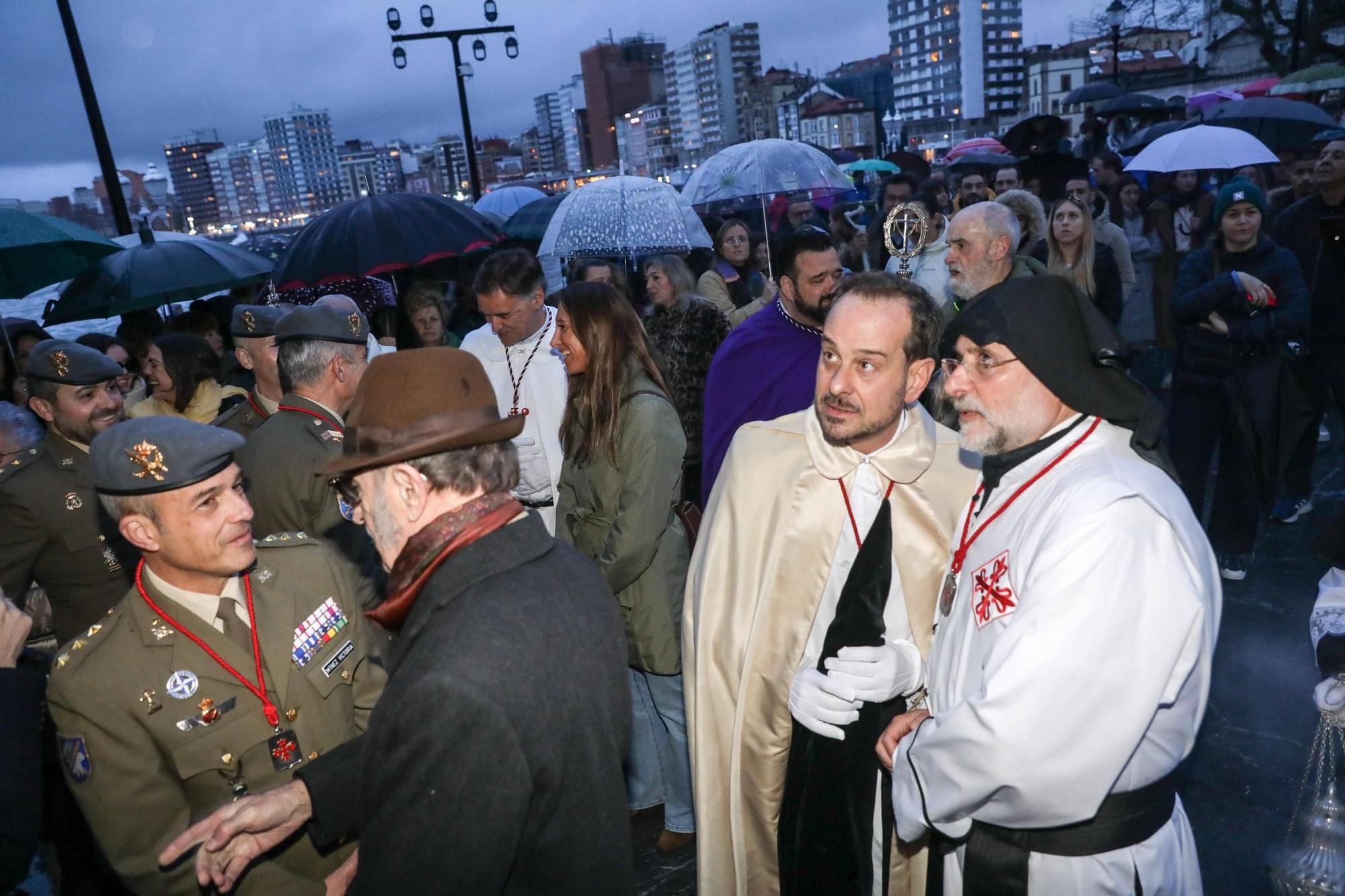 El vía crucis del Jueves Santo en Gijón, en imágenes