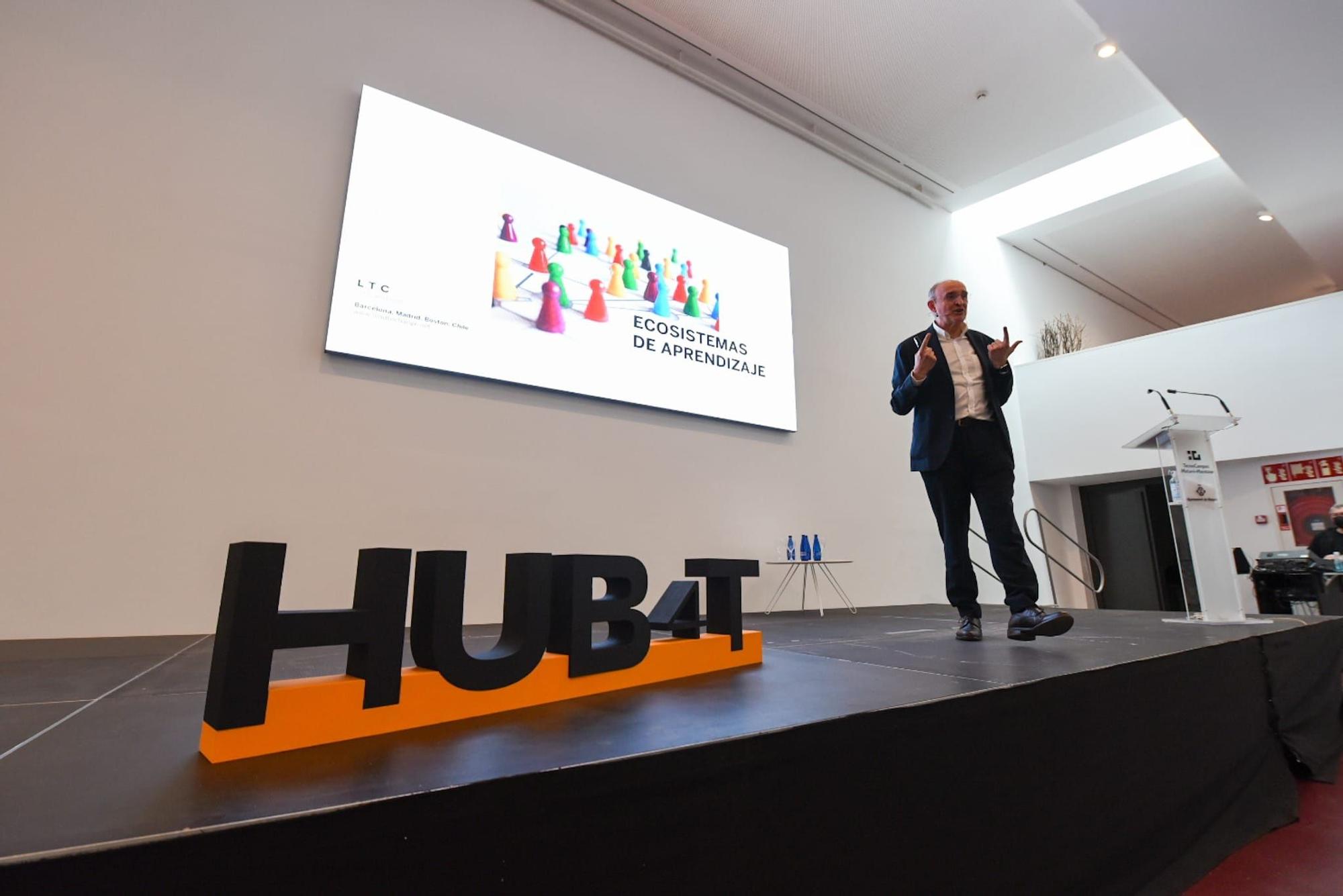 El profesor Xavier Marcet durante el acto de presentación del HUB4T, este jueves en el TecnoCampus.