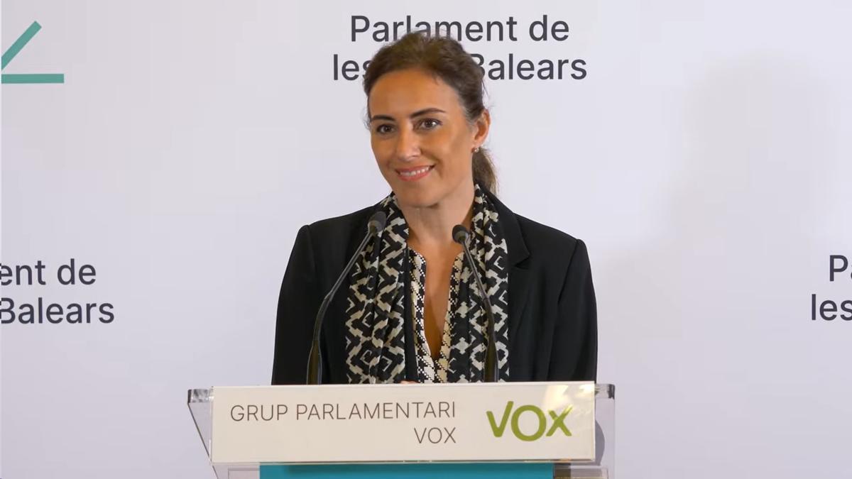 La portavoz de Vox, Idoia Ribas, esta mañana en el Parlament.
