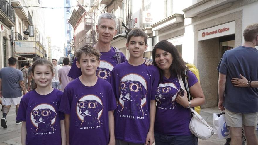 Turistas de todo el mundo llegan a A Coruña para ver el eclipse