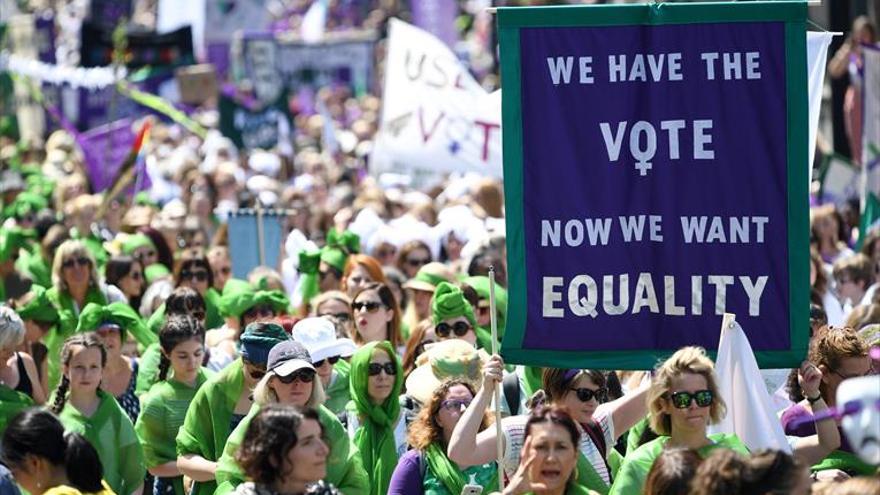 Londres celebra un siglo de sufragio femenino