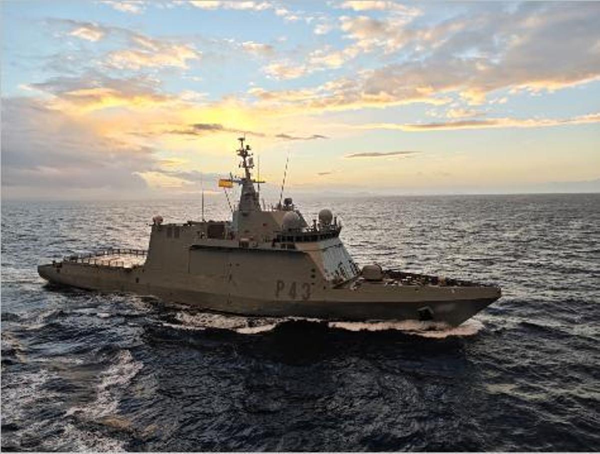 El BAM ‘Relámpago’ navega en aguas del archipiélago canario por la seguridad marítima