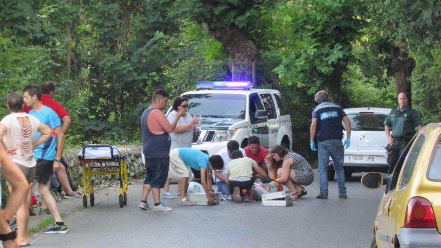 Herido un joven en Llanes al caerle encima una piedra de más de 100 kilos