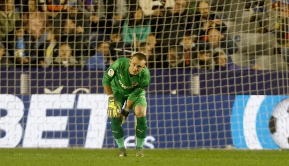 Las mejores imágenes del derbi Levante UD - Valencia CF