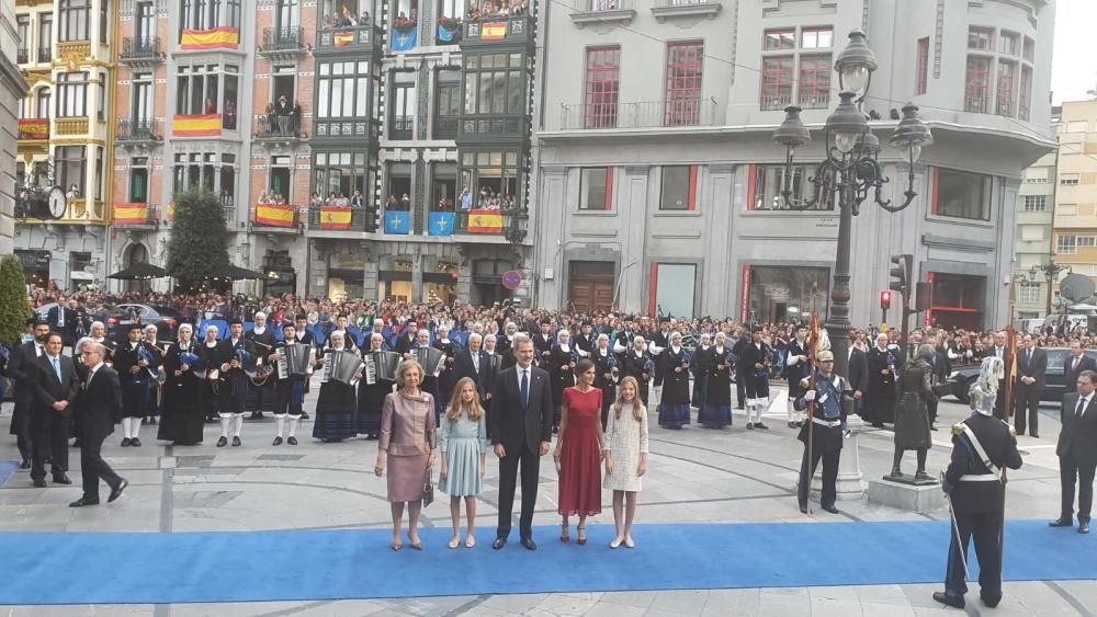 La alfombra azul del teatro Campoa