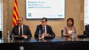 El president de la Generalitat, Salvador Illa, el conseller Albert Dalmau y la secretaria general de Presidencia, Eva Giménez, este lunes