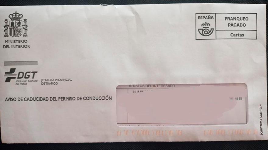 Recibe una carta de la DGT para renovar su carné y cuando la abre era una multa