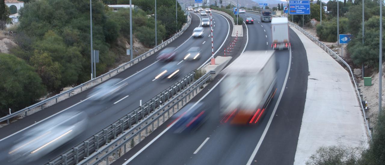 La autovía A7, a su paso por Sant Joan.