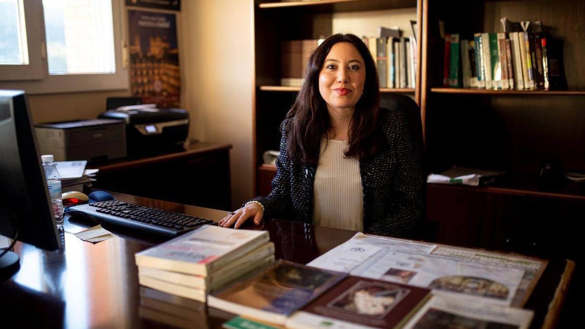 La profesora Raquel Tovar Pulido, en su despacho de la Facultad de Derecho en Cáceres.