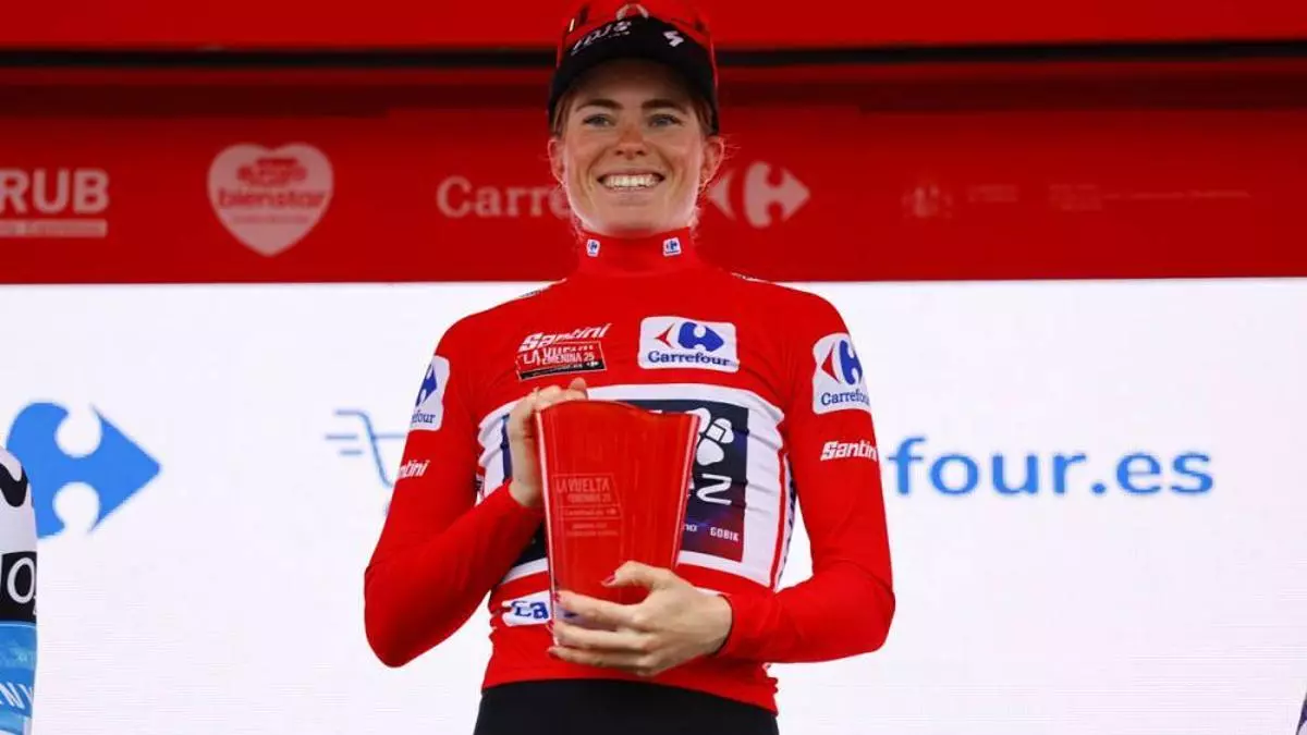 Vollering gana la Vuelta femenina como dominadora del ciclismo mundial