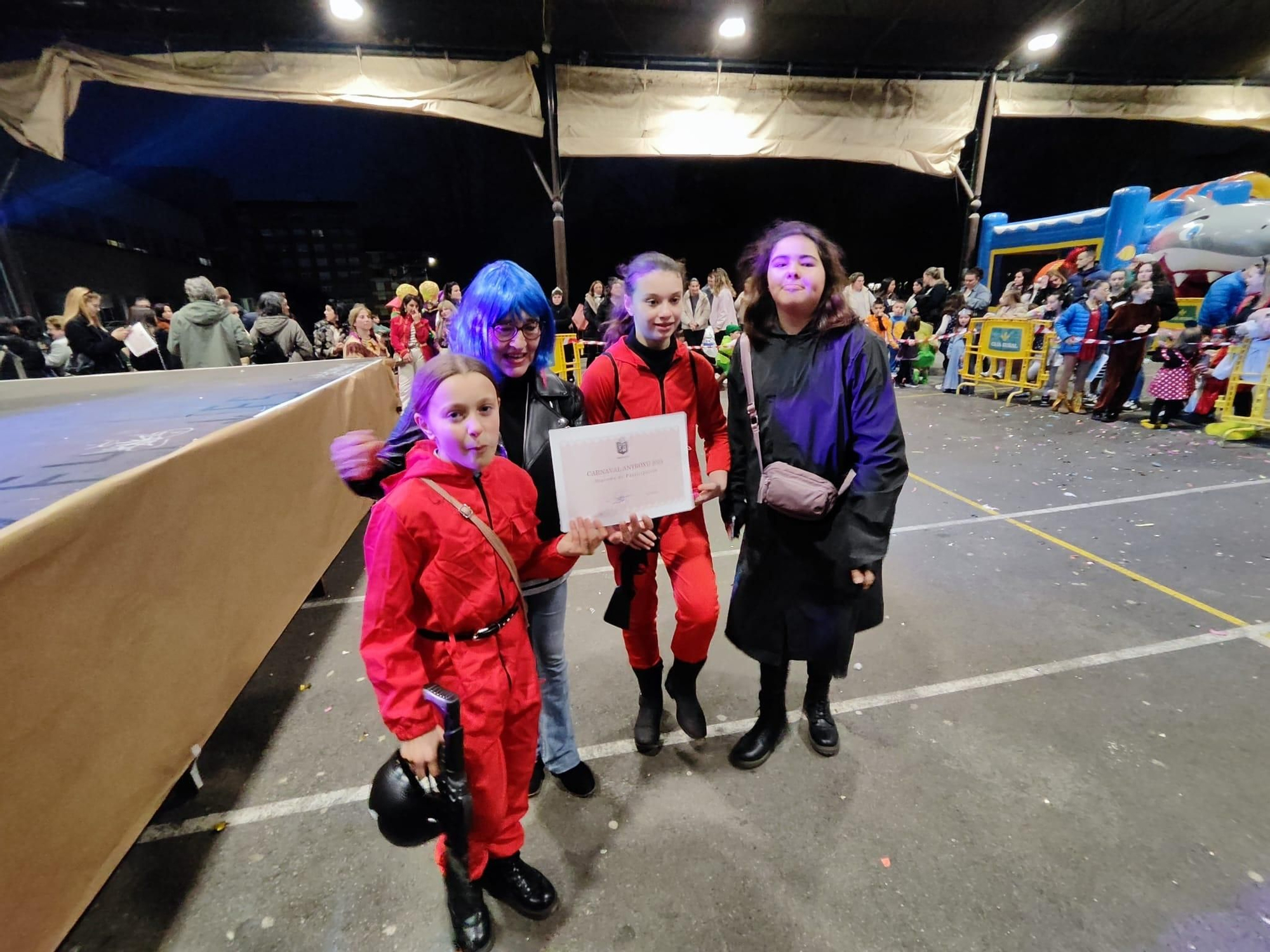 Todas las imágenes del concurso de disfraces de Grado: así fue la gran fiesta en El Frontón