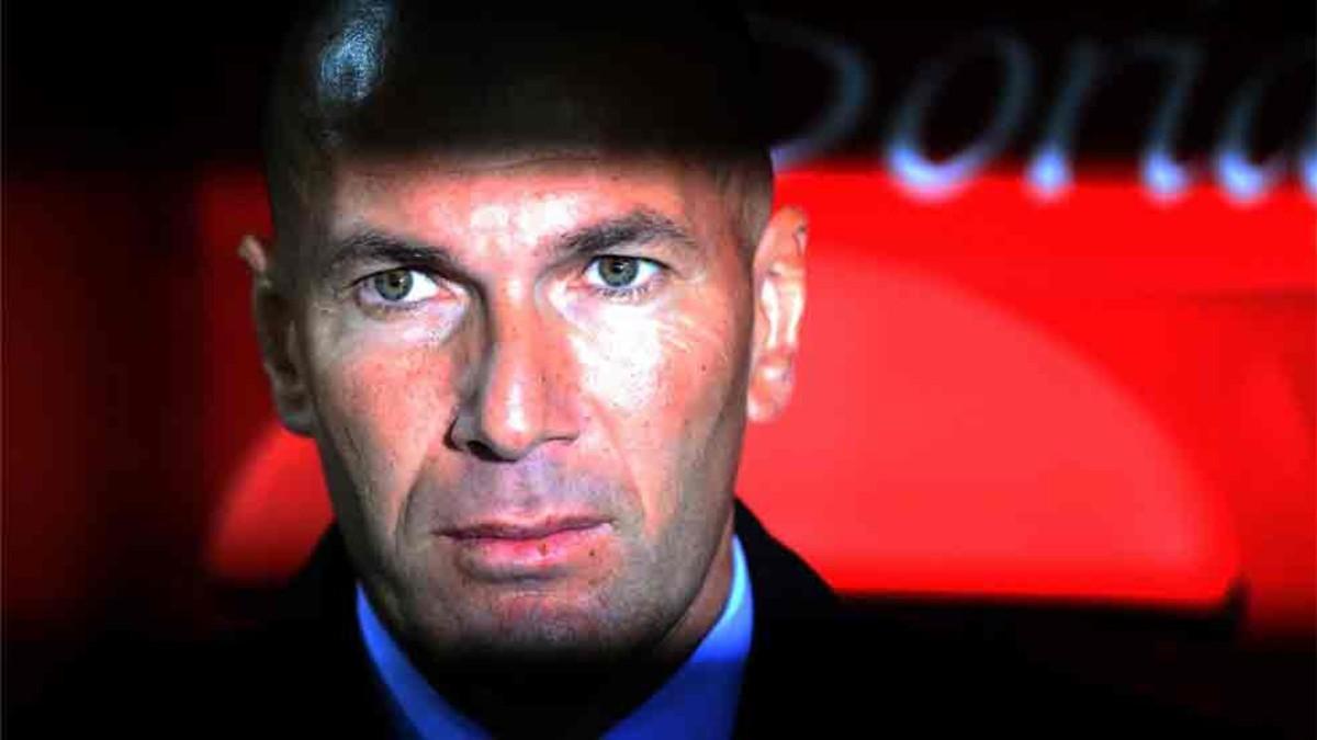 Zidane sigue en el banquillo del Real Madrid