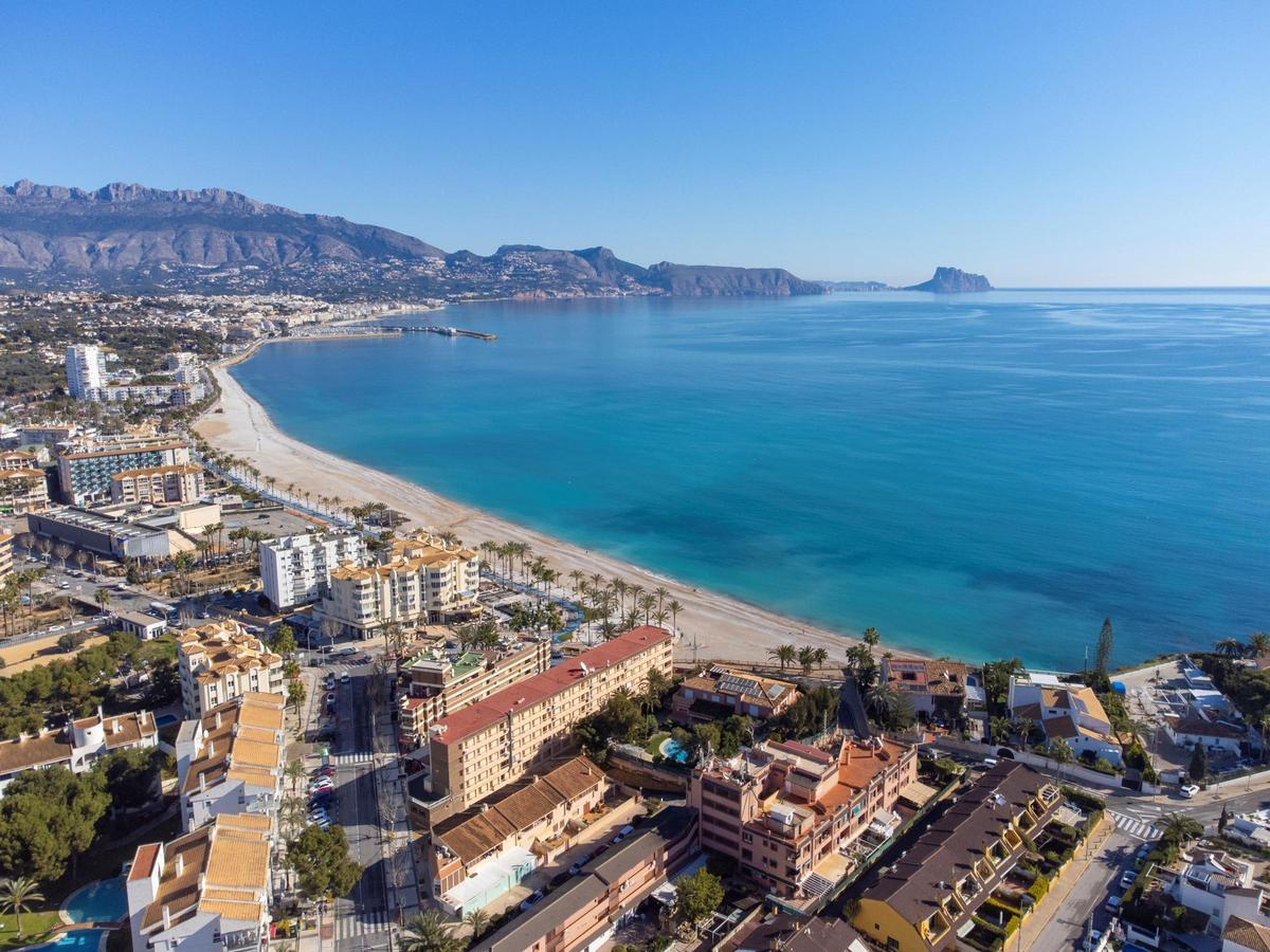 Vista áerea del municipio de l’Alfàs del Pi.