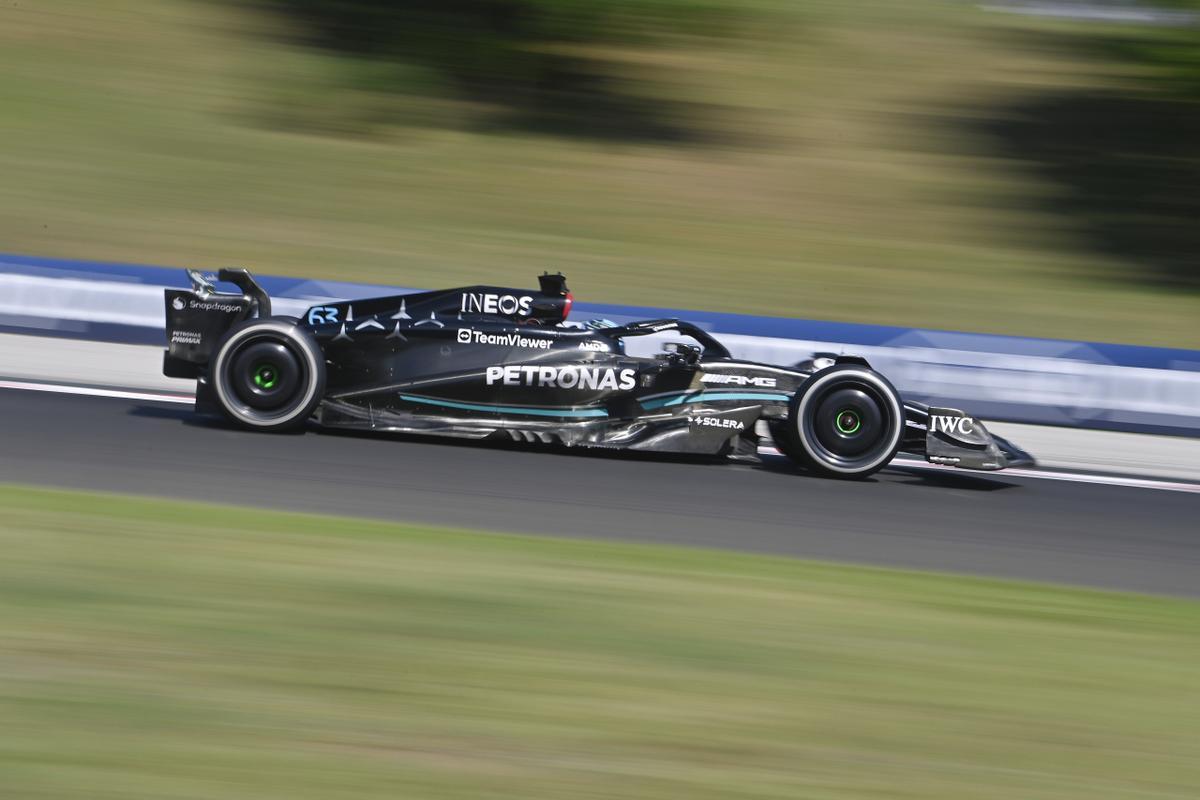 Mogyorod (Hungary), 23/07/2023.- Mercedes-AMG Petronas driver George Russell of Britain steers his car during the Hungarian Formula One Grand Prix at the Hungaroring circuit, in Mogyorod, near Budapest, Hungary, 23 July 2023. (Fórmula Uno, Hungría, Reino Unido) EFE/EPA/Zoltan Balogh HUNGARY OUT