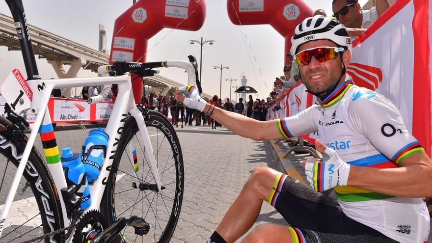 El Movistar sortea una bicicleta de Valverde para colaborar con Cruz Roja
