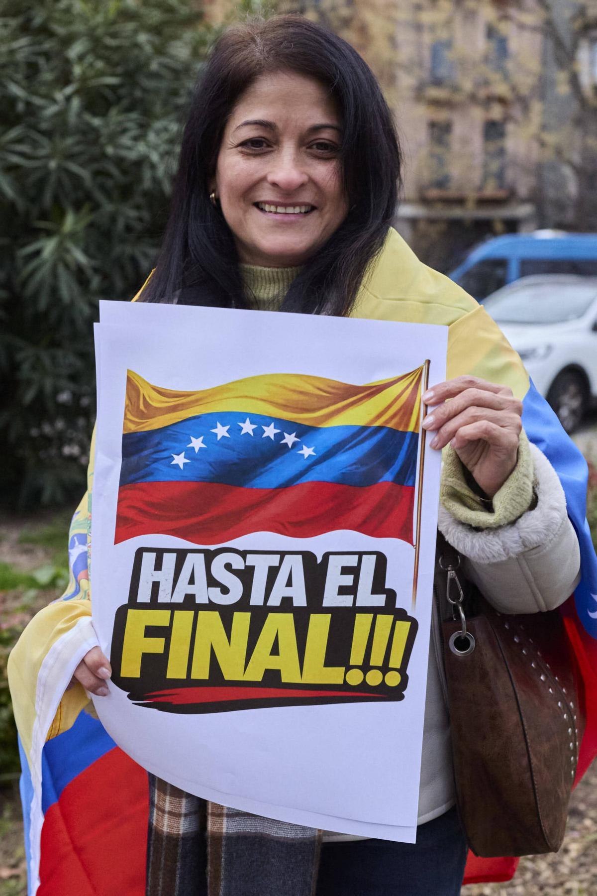 La concentració de veneçolans a Girona en imatges