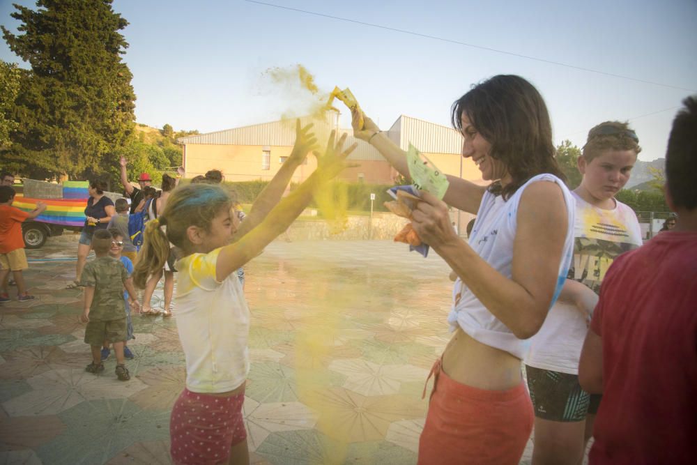 Primera edició de la Rainbow party LGTBI a Sant Vicenç de Castellet