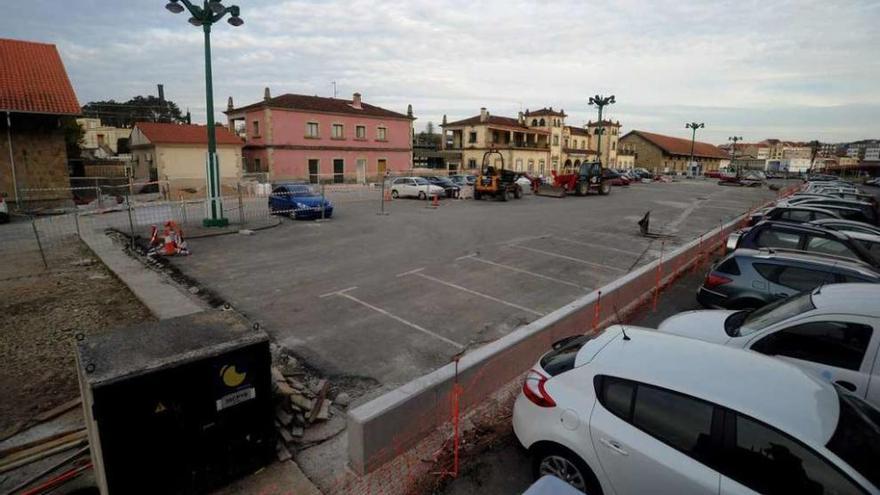 El proyecto del ADIF para privatizar el aparcamiento de la estación genera controversia. // FdV