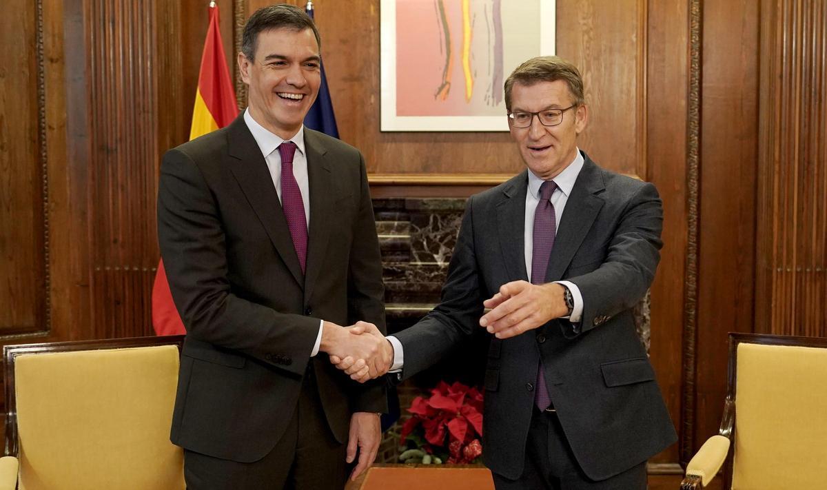 El encuentro entre Sánchez y Feijóo en el Congreso, en imágenes